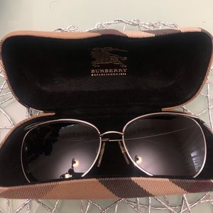 Burberry cat eye shape sunglasses with case